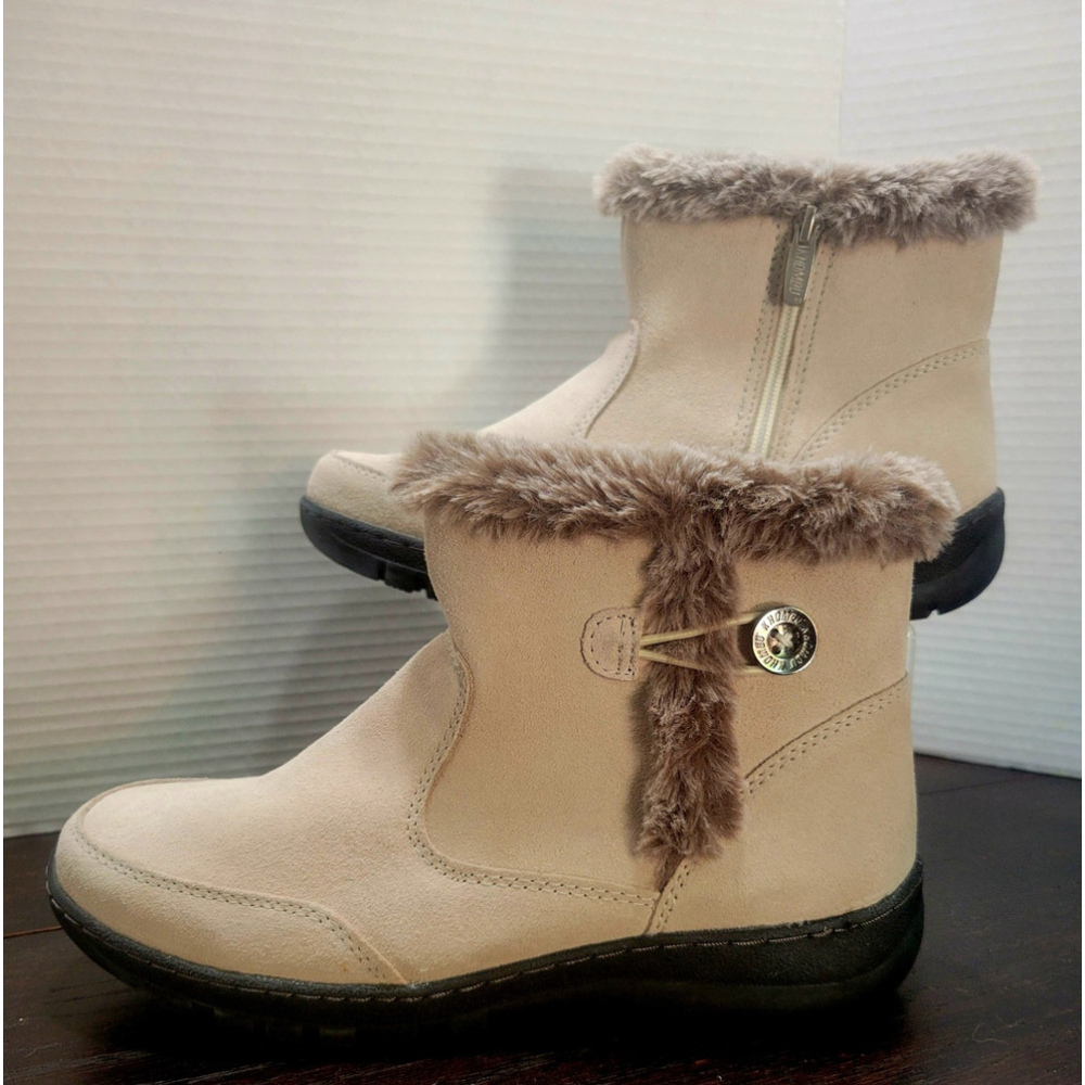 Khombu Iris Women 9 Cream Suede/Leather All-Weather Water Repellent Ankle Boots